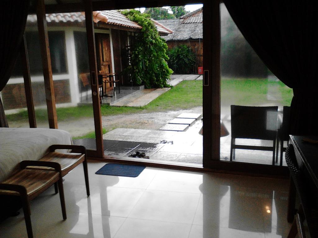 Jepara Marina Beach Bungalows Bilik gambar