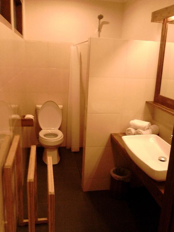 Jepara Marina Beach Bungalows Bilik gambar